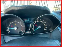 Usata Ford Fiesta Titanium 75 CV (55 kW) 2014 Grigio Utilitaria