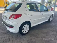 Usata Peugeot 206 60 CV (44 kW) 2012 Bianco Berlina