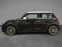 Usata Mini Cooper SE Classic 135 kW (184 CV) 2023 Midnight black ii Utilitaria