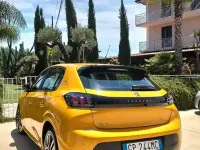 Usata Peugeot 208 Active 75 CV (55 kW) 2023 Giallo Utilitaria