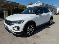 Usata VW T-Roc R-line 150 CV (110 kW) 2024 Bianco SUV