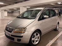 Usata Fiat Idea 101 CV (74 kW) 2004 Grigio Monovolume