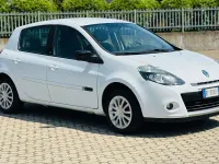 Usata Renault Clio III 75 CV (55 kW) 2010 Bianco Berlina