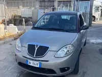 Usata Lancia Ypsilon 90 CV (66 kW) 2008 Marrone Utilitaria