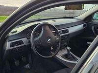 Usata BMW 318 143 CV (105 kW) 2008 Grigio Station wagon