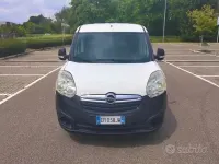 Usata Opel Combo 105 CV (77 kW) 2012 Bianco Monovolume