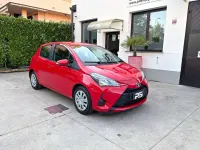 Usata Toyota Yaris Active 69 CV (50 kW) 2017 Rosso Berlina
