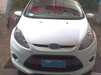 Usata Ford Fiesta 95 CV (69 kW) 2009 Bianco Berlina