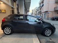 Usata Kia Rio 75 CV (55 kW) 2013 Grigio Berlina