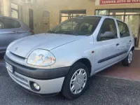 Usata Renault Clio 58 CV (42 kW) 2000 Blu/azzurro Berlina