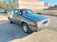 Usata Alfa Romeo 75 120 CV (88 kW) 1989 Grigio Berlina