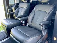 Usata Hyundai Staria Signature 2023 Grigio scuro Monovolume