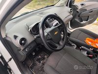 Usata Chevrolet Aveo 75 CV (55 kW) 2012 Bianco Berlina
