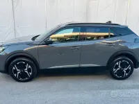 Usata Peugeot 2008 Allure 100 CV (73 kW) 2025 Grigio SUV