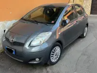 Usata Toyota Yaris 69 CV (50 kW) 2011 Grigio Utilitaria