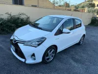 Usata Toyota Yaris Hybrid Business Edition 73 CV (53 kW) 2016 Bianco Berlina