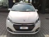 Usata Peugeot 208 Active 82 CV (60 kW) 2018 Bianco Utilitaria