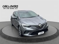 Usata Renault Clio V Intens 101 CV (74 kW) 2023 Grigio chiaro Utilitaria