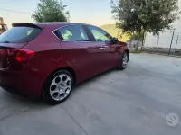 Usata Alfa Romeo Giulietta 105 CV (77 kW) 2010 Rosso Utilitaria