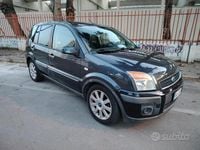 Usata Ford Fusion 70 CV (51 kW) 2009 Grigio Utilitaria