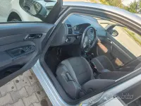 Usata VW Touran 150 CV (110 kW) 2011 Grigio Monovolume