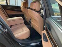 Begagnad BMW 730 Comfort Edition 245 HK (180 kW) 2010 Svart Sedan
