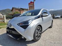 Usata Toyota Aygo Connect Style 72 CV (52 kW) 2021 Argento Utilitaria