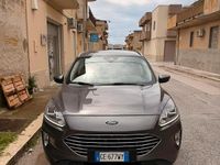 Usado Ford Kuga 120 CV (88 kW) 2021 Gris SUV