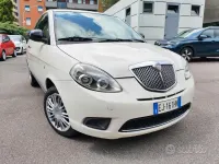 Usata Lancia Ypsilon 69 CV (50 kW) 2011 Bianco Utilitaria