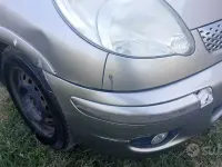 Usata Toyota Yaris Verso 84 CV (61 kW) 2005 Grigio Monovolume