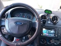 Usata Ford Fiesta 2003 Rosso Utilitaria