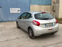 Usata Peugeot 208 Active 82 CV (60 kW) 2013 Grigio Utilitaria