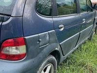 Usata Renault Scenic E-Tech 102 CV (75 kW) 2001 Blu SUV