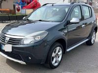Usata Dacia Sandero Lauréate 68 CV (50 kW) 2011 Berlina