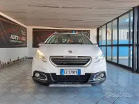 Usata Peugeot 2008 Allure 82 CV (60 kW) 2015 Bianco SUV