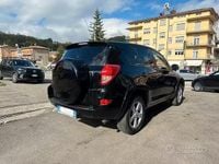 Usado Toyota RAV4 177 CV (130 kW) 2006 Negro SUV