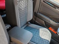 Usata VW T-Roc R-line 116 CV (85 kW) 2024 Blu SUV