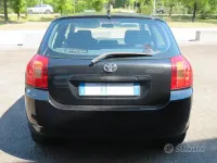 Usata Toyota Corolla 97 CV (71 kW) 2004 Nero Berlina