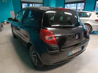 Usata Renault Clio II 75 CV (55 kW) 2007 Nero Berlina