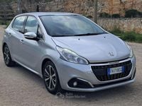 Usata Peugeot 208 82 CV (60 kW) 2017 Argento Utilitaria