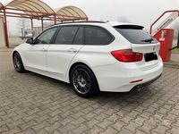 Usata BMW 318 Efficient Dynamics 143 CV (105 kW) 2013 Bianco Station wagon