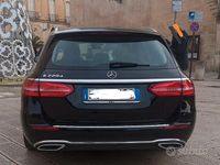 Usata Mercedes E220 Business 195 CV (143 kW) 2019 Nero Station wagon