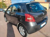 Usata Toyota Yaris Sol 69 CV (50 kW) 2009 Grigio Utilitaria