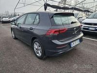 Usata VW Golf VIII Life 110 CV (80 kW) 2023 Grigio Berlina