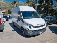 Usata Iveco Daily 126 CV (92 kW) 2014 Bianco Berlina