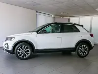 Usata VW T-Roc Style 110 CV (80 kW) 2023 Pure white nero SUV