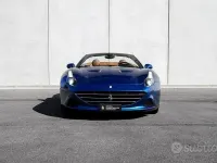 Usata Ferrari California 560 CV (411 kW) 2014 Bluazzurro Cabrio