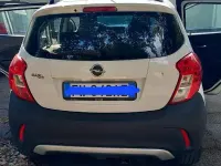 Usata Opel Karl Rocks 75 CV (55 kW) 2019 Bianco Utilitaria