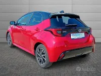 Usata Toyota Yaris Hybrid Style 92 CV (67 kW) 2023 Rosso SUV