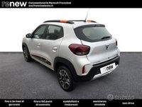 Usata Dacia Spring Comfort Plus 33 kW (45 CV) 2022 Grigio chiaro Utilitaria